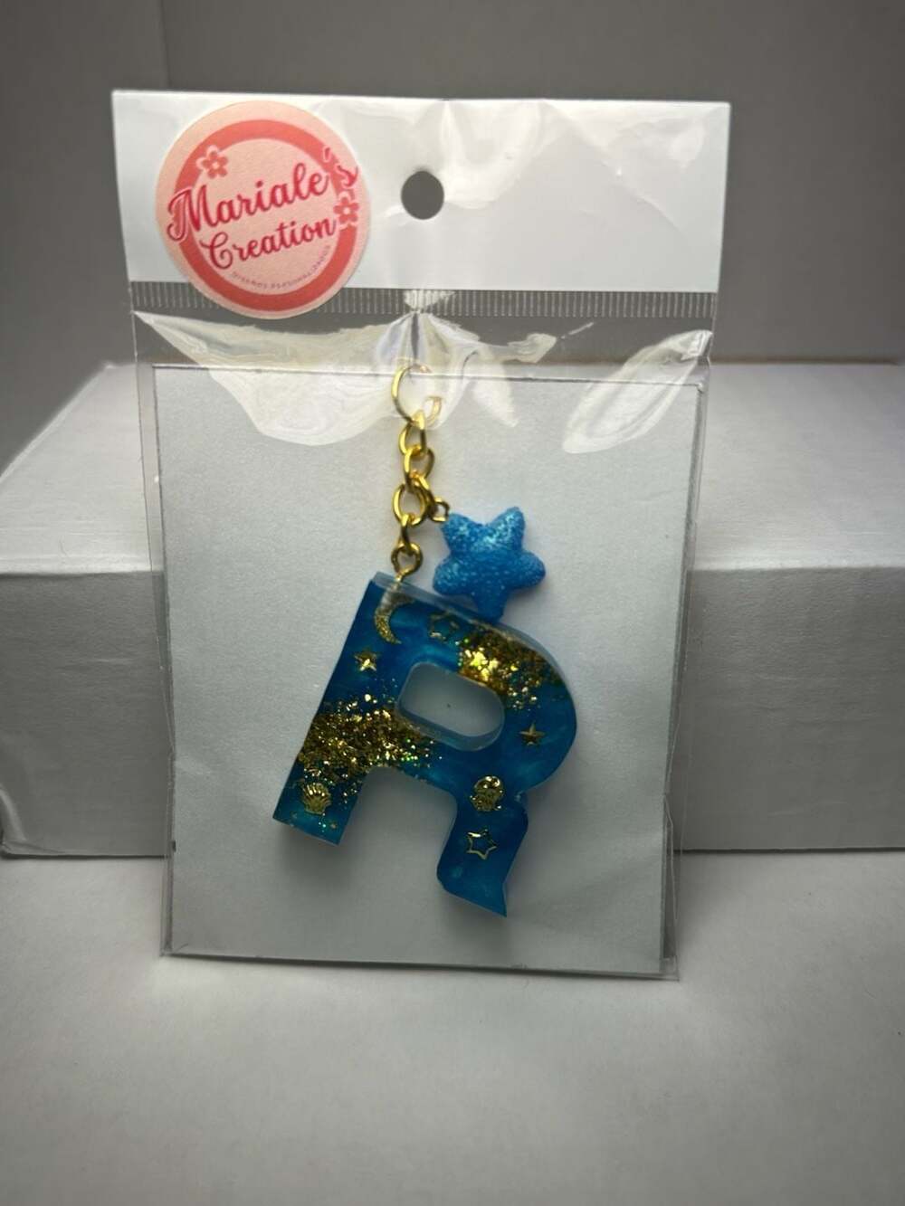 Mariale's Creation Blue Letter R Resin Keychain